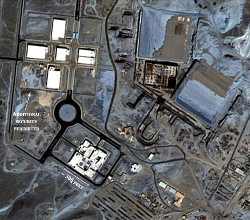 Satelitski snimak nuklearnog postrojenja u Nantanzu, Iran, 2002.