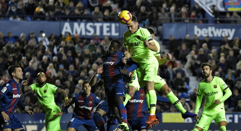 Barcelona's Thomas Vermaelen is expected to be out for four weeks