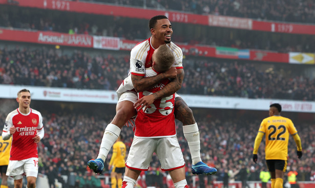 Gabriel Fernando de Jesus i Oleksandr Zinchenko cieszą się z gola dla Arsenalu