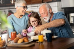 wierszyki na dzień babci i dziadka 2026. krótkie, piękne i wzruszające wierszyki dla babci i dziadka