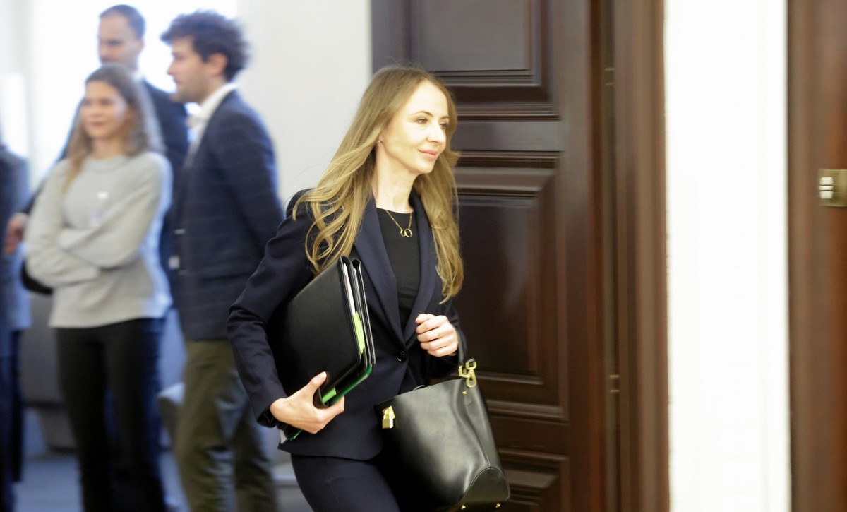 Agnieszka Dziemianowicz-Bąk, ministra rodziny, pracy i polityki społecznej