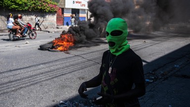 Policjant stanął na czele gangu w Haiti. "Zamknijcie dzieci w domu"