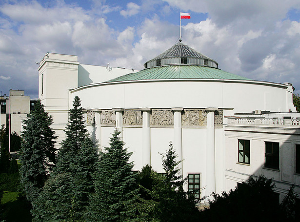 Sąd kazał Sejmowi zatrudnić esbeka