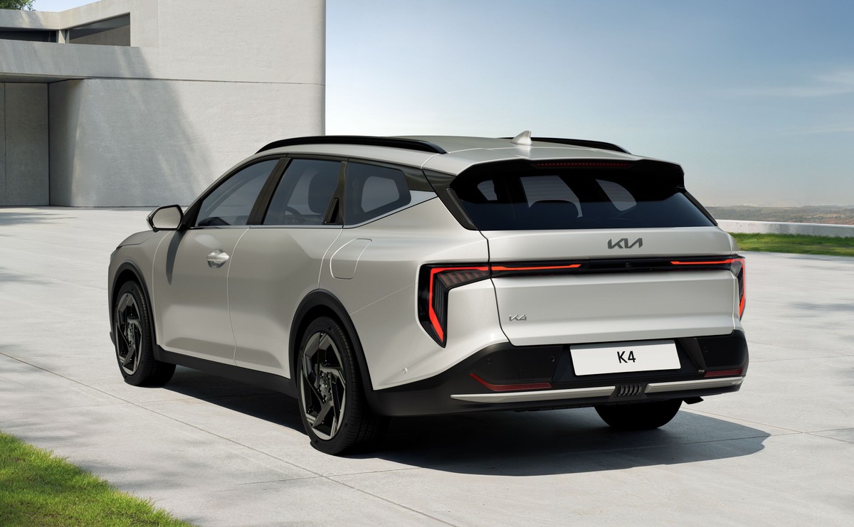 Nowa Kia K4 kombi 2026 widok z tyłu