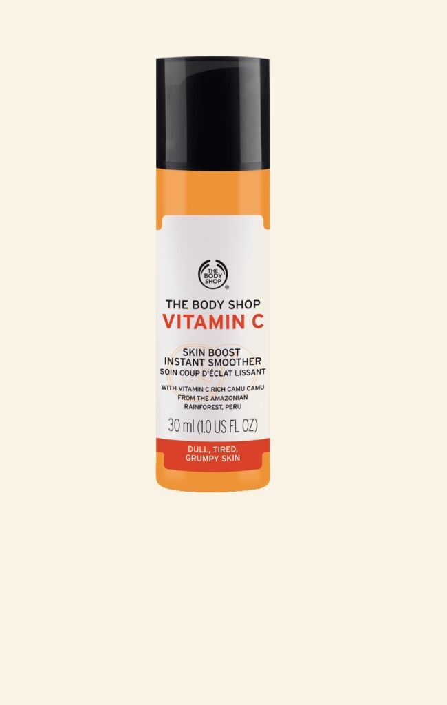 Den Vitamin-C-Skin-Booster gibt es im Body Shop für 29.95 Franken. Dieser kann wie ein Serum nach der Feuchtigkeitscreme angewendet werden. 