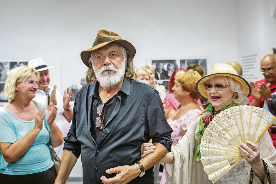 Rade Šerbedžija i Milena Dravić na izložbi njenih fotografija