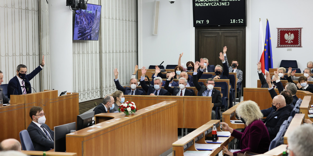 Senat zdecydował.  Powołał komisję nadzwyczajną ds. wyjaśnienia afery Pegasusa!