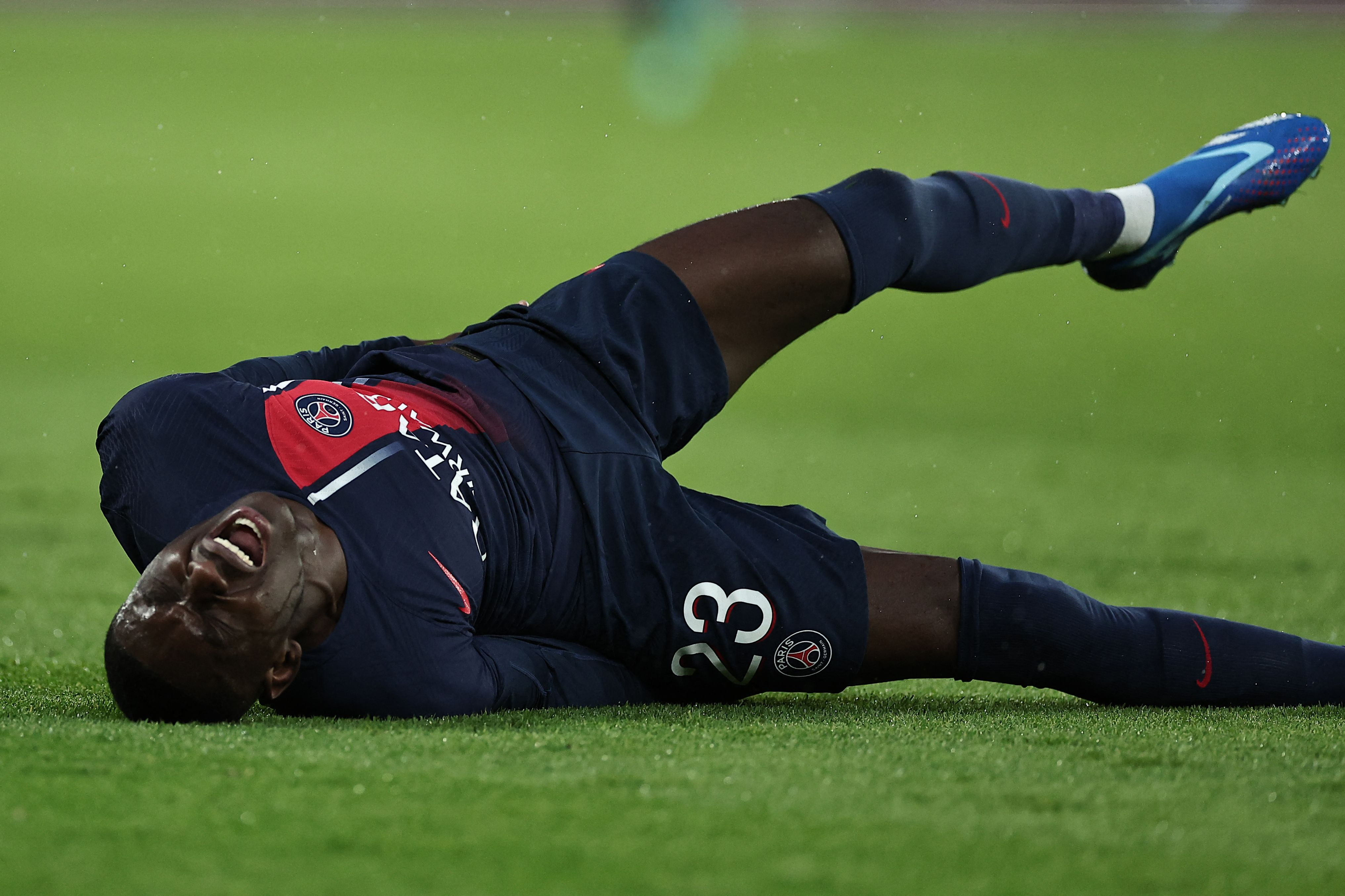 Kolo Muani se fracture la mâchoire : Thauvin appelé chez les Bleus