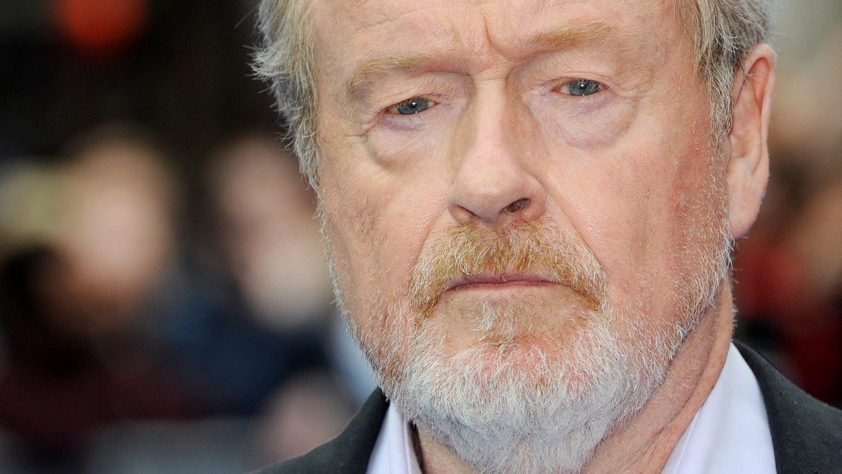 Ridley Scott po raz pierwszy zabrał głos w sprawie usunięcia z gotowego filmu "Wszystkie pieniądze świata" Kevina Spacey'ego, oskarżonego o molestowanie kilkunastu mężczyzn. "Usiadłem, pomyślałem chwilę i doszedłem do wniosku: tak nie można. Nie możemy tolerować żadnej formy takiego zachowania. Miałoby to wpływ na film" - wyjaśnił decyzję reżyser.