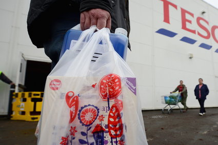 Tesco zamyka 18 sklepów w całej Polsce i zwalnia pracowników
