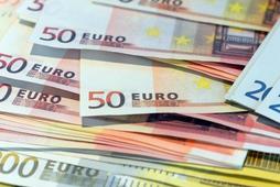 euro pieniądze leżą waluta
