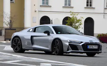 AUDI R8