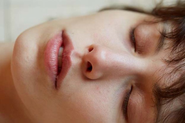 Hölgyek a fürdőszobából. A Louis Vuitton a természetességet ünnepli