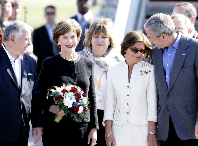 George W. Bush z żoną Laurą i prezydencką parą, Lechem i Marią Kaczyńskimi w 2007 r.