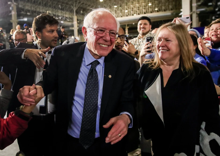 Sanders sa suprugom Džejn