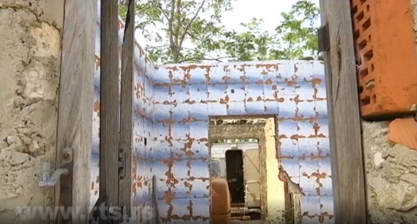 Bogdanova kuća u ruševinama