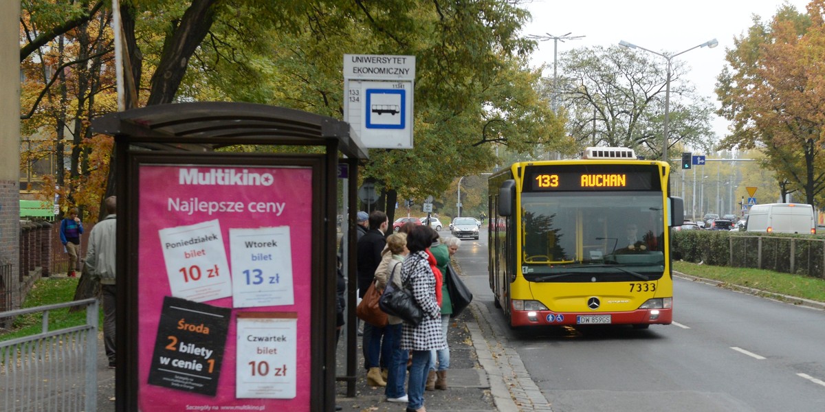 Mapa lokalizująca autobusy