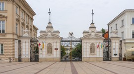 Opinia psychiatryczna podejrzanego o zabójstwo siekierą na UW gotowa. Prokuratura milczy