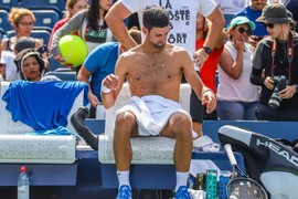 Zbog ovog snimka Novaka na treningu svi misle da je konačno SPREMAN ZA 25. GREND SLEM: To što radi na terenu može samo RASTEREĆEN I SREĆAN ČOVEK sa baterijom na 100%