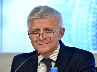 Belka: Złoty się osłabia, bo inwestorzy czekają na podwyżkę stóp w USA