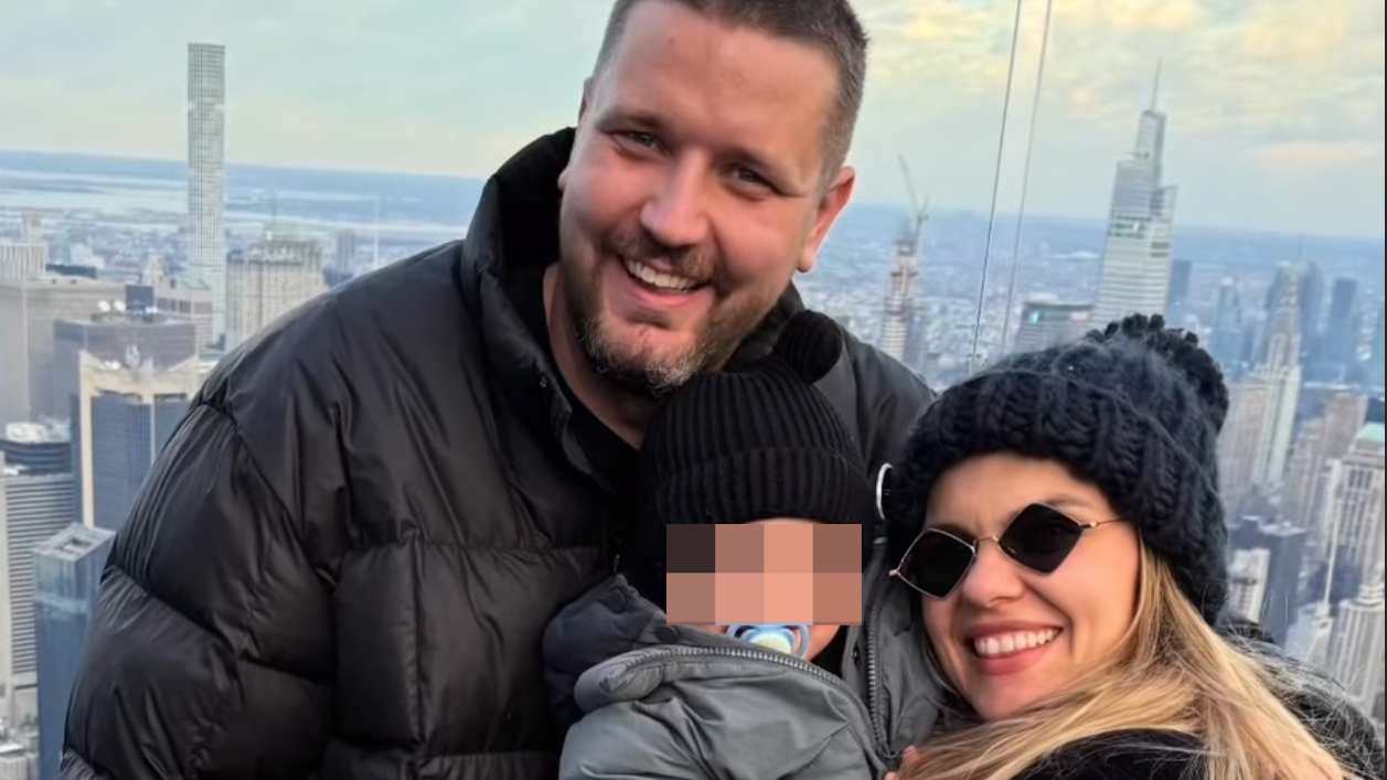 Slovenský moderátor Marcel „Osťo“ Osztas s rodinou. 