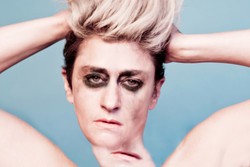 Nagość i orgie... Peaches szokuje w nowym klipie [WIDEO]