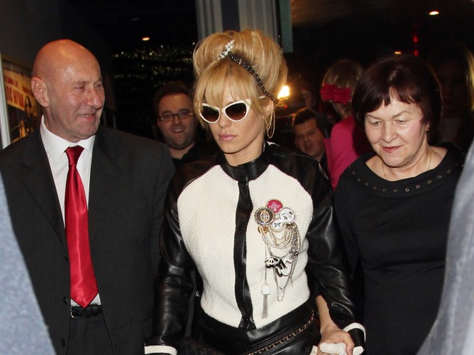 Doda przyszła z rodzicami