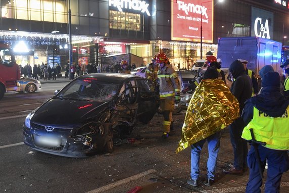 Conflicto por UL.  Marszałkowska en Varsovia.  Siete autos chocaron