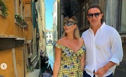 Elegancja, czy przesada? W takim stroju Małgorzata Rozenek spacerowała po Wenecji