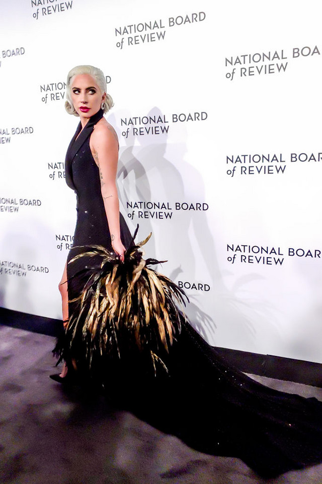  Lady Gaga na gali National Board Of Review. Wyglądała zjawiskowo!