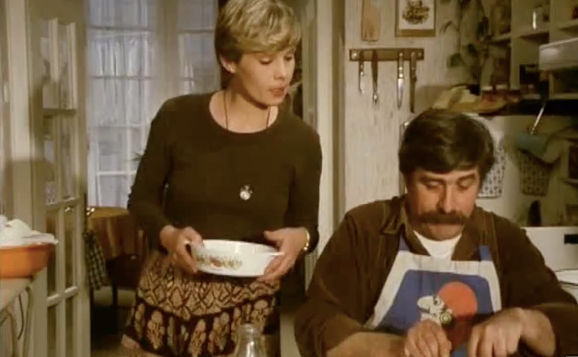 Česká herečka Jana Šulcová s Júliusom Satinským vo filme S tebou mě baví svět.