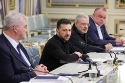 Zełenski alarmuje: Rosja może latem uderzyć z Białorusi