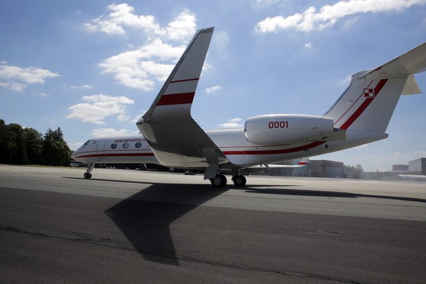 Samolot Gulfstream G550 na płycie lotniska