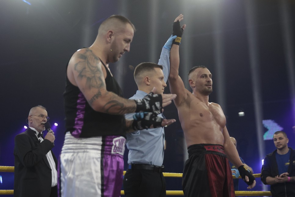 Curtis és Szegedi Fecsó mérkőzése leginkább ketrecharcra emlékeztetett