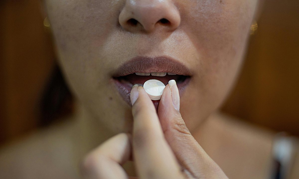 Kobiety rezygnują z antykoncepcji hormonalnej. To efekt "nocebo"