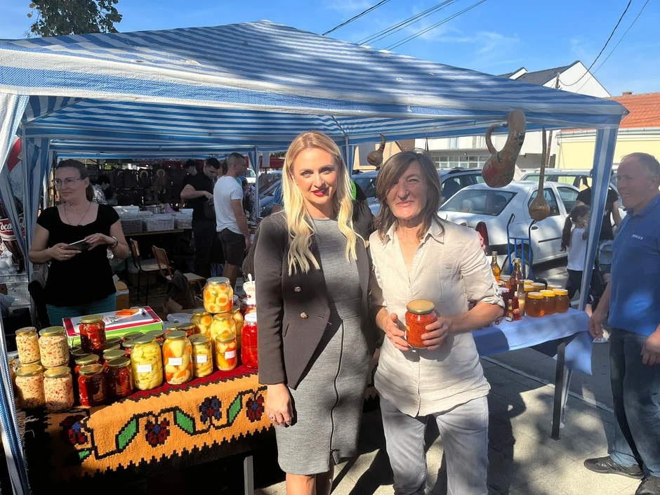 Ministarka Jelena Tanasković na Festivalu zimnice u Koceljevi