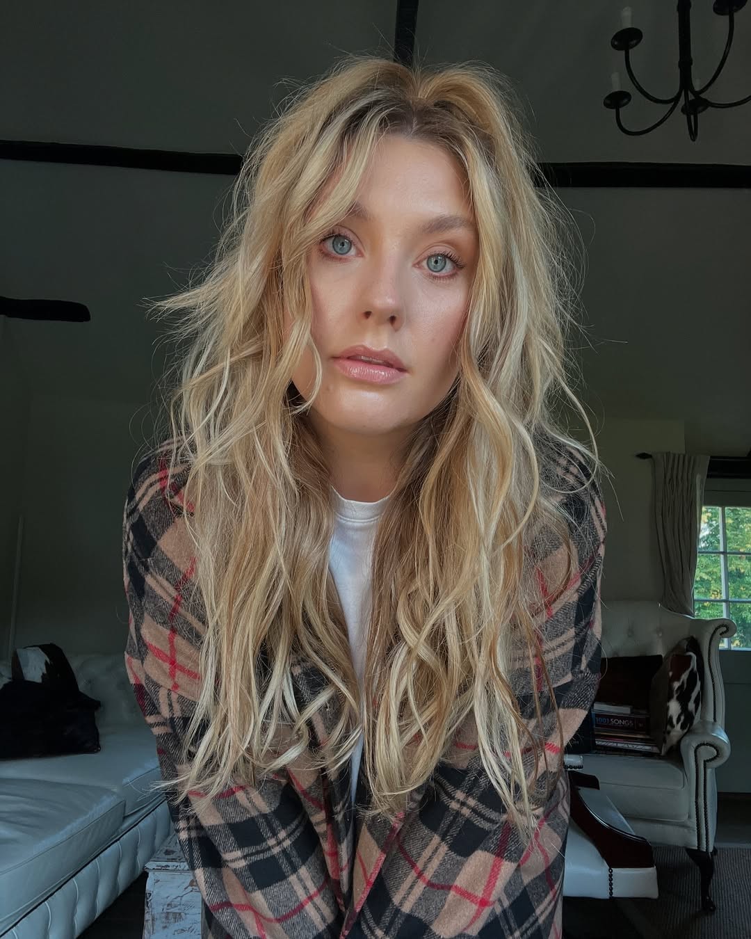 Speváčka Ella Henderson.