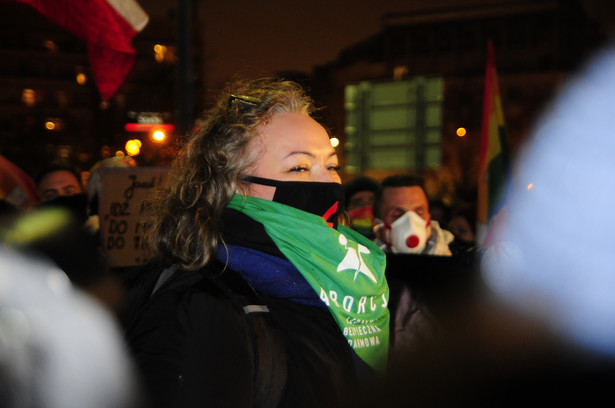 Choć na razie nie widać bezpośredniego wpływu protestów na sondażowe wyniki Lewicy, to powstaje pytanie, czy dziś nie rodzi się zmiana poglądów i postaw, która ujawni się dopiero za trzy lata przy wyborczych urnach.