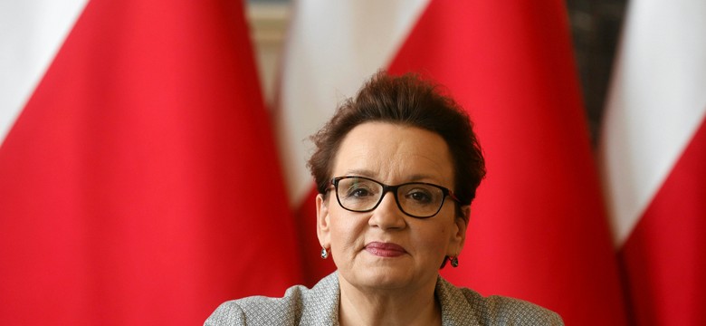 Zalewska żąda przeprosin od Schetyny. W tle afera w PCK i areszt dla radnego PiS