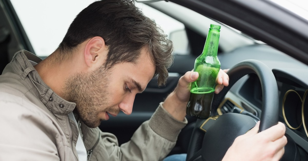 Jazda po kilku głębszych na terenie bazy logistycznej to przestępstwo