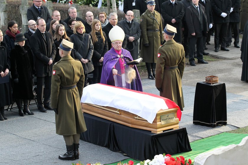 Rocznica śmierci Jadwigi Kaczyńskiej. Dlatego prezes nie był na pogrzebie Oleksego?