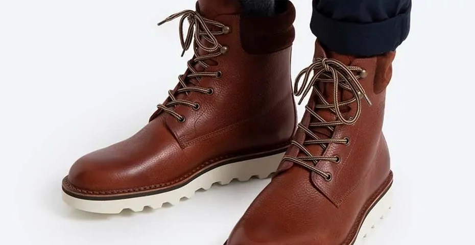 Sezonowe obniżki: wysokie buty męskie na zimę za bezcen. Popularne marki!