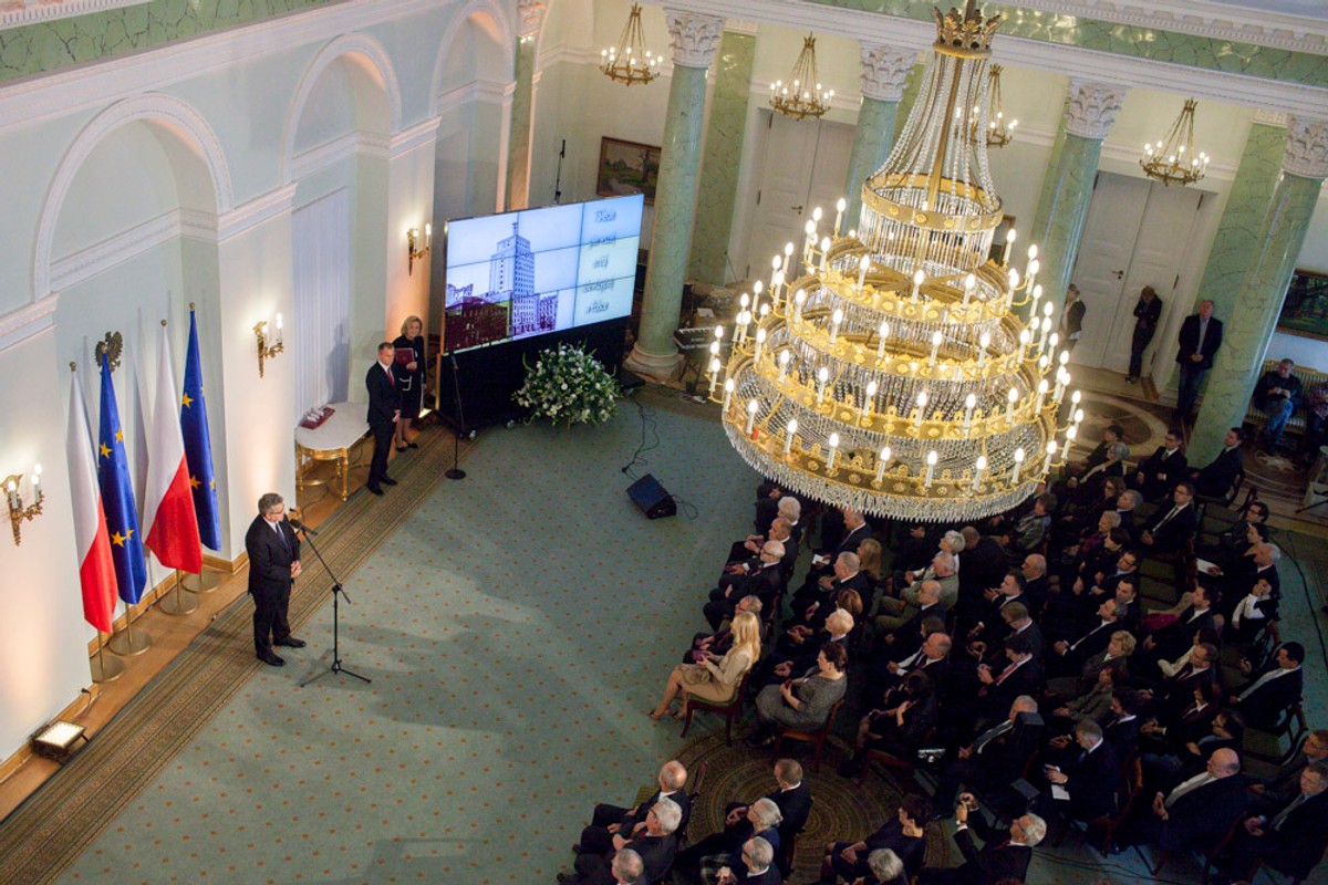 Komorowski opowiada się za siłami rozjemczymi na Ukrainie