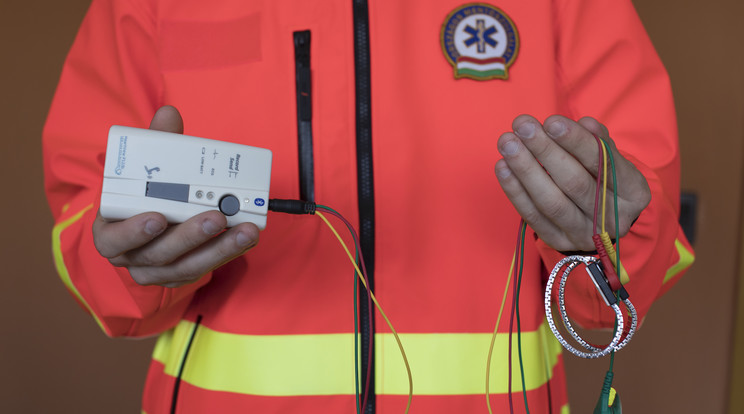 Egy kis eszköz és a távkonzultáció elég ahhoz, hogy kevesebb, mint fele annyian haljanak meg szívinfarktusban a kórházakban, mint korábban