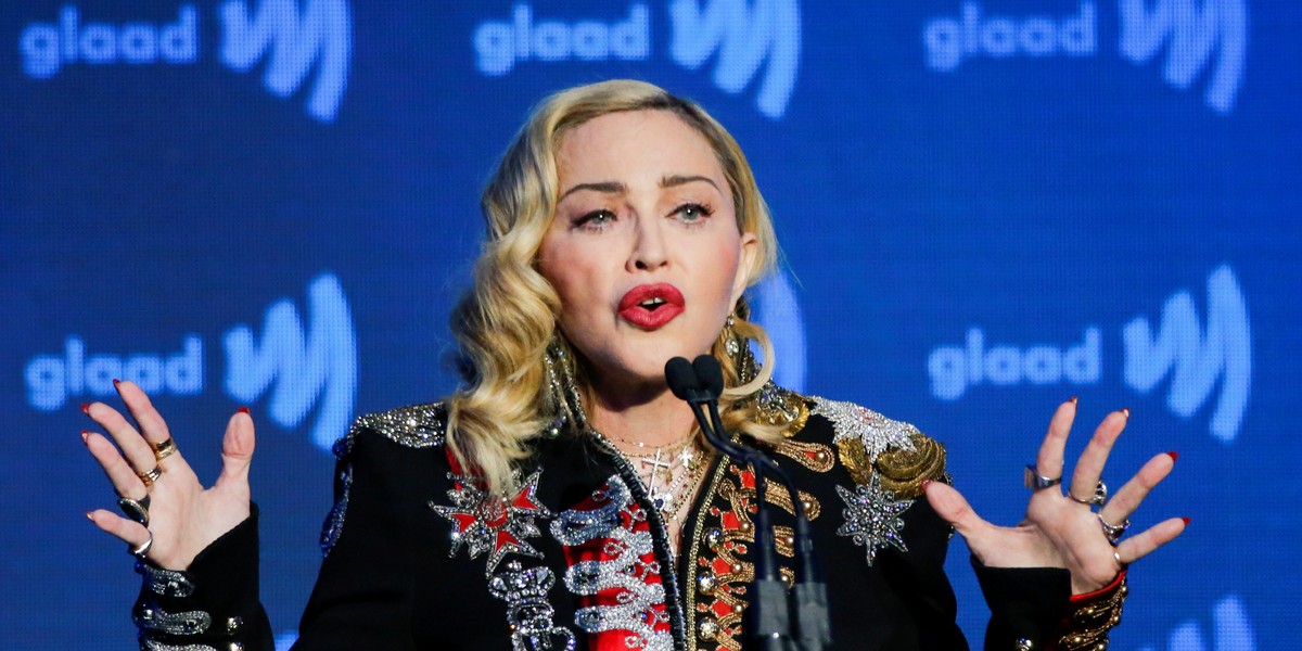 Madonna spóźniła się na koncert, a fani ją pozwali.