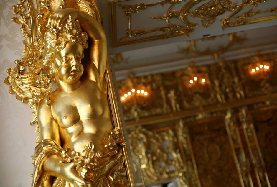 Detalji na jednom od zidova replike Ćilibarske sobe