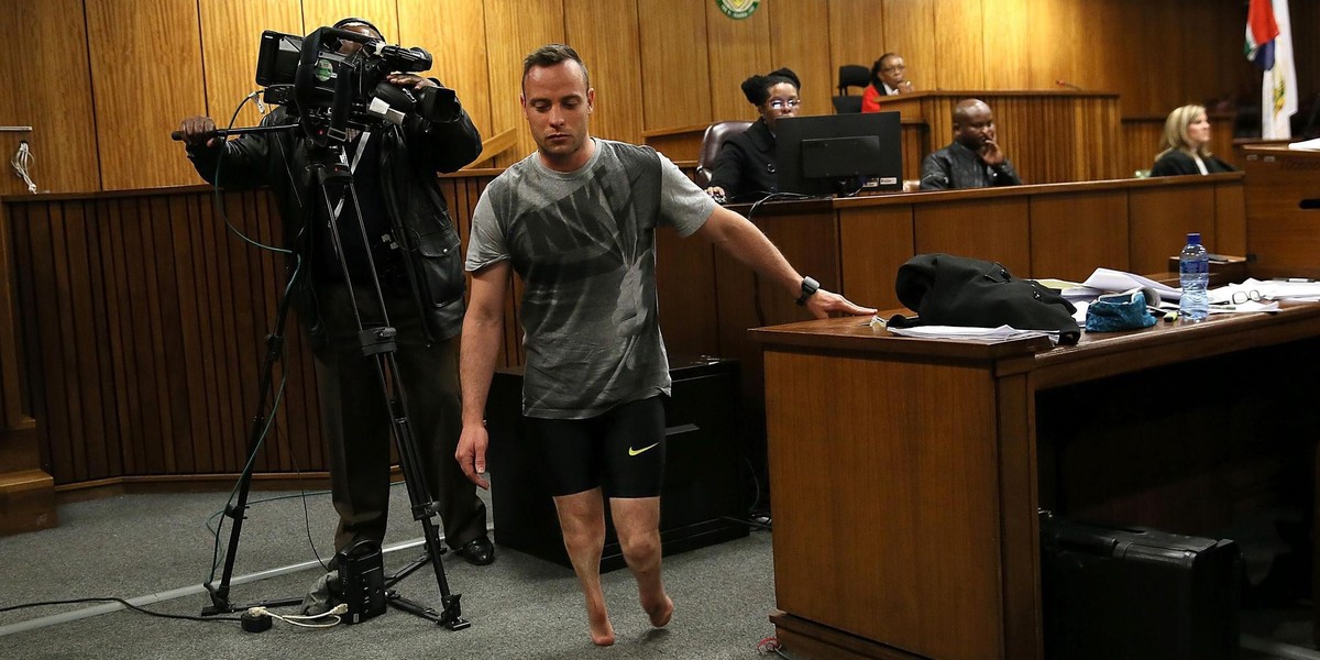 Pistorius próbuje wzbudzić litość? Zdjął w sądzie protezy