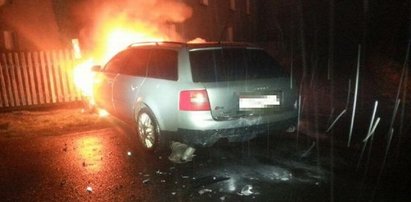 Uciekał tak, że auto stanęło w płomieniach