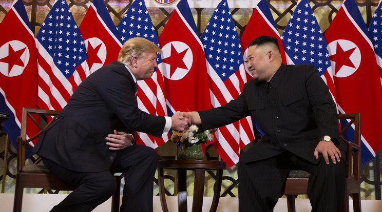 Donald Trump amerikai és Kim Dzsongun phenjani vezető / Fotó: MTI AP - Evan Vucci