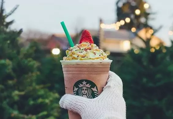Świąteczna kawa od Starbucksa. Christmas Tree Frappuccino najlepiej wygląda na Instagramie